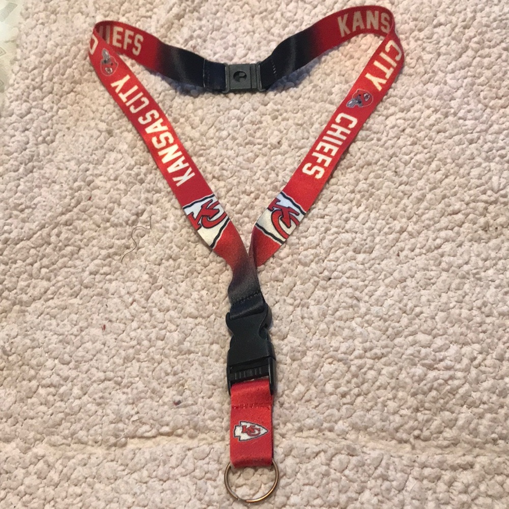 Show your Kansas City Chiefs pride with this stylish lanyard!
